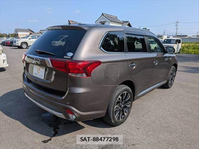Mitsubishi OUTLANDER PHEV 2017-10 8158985-16