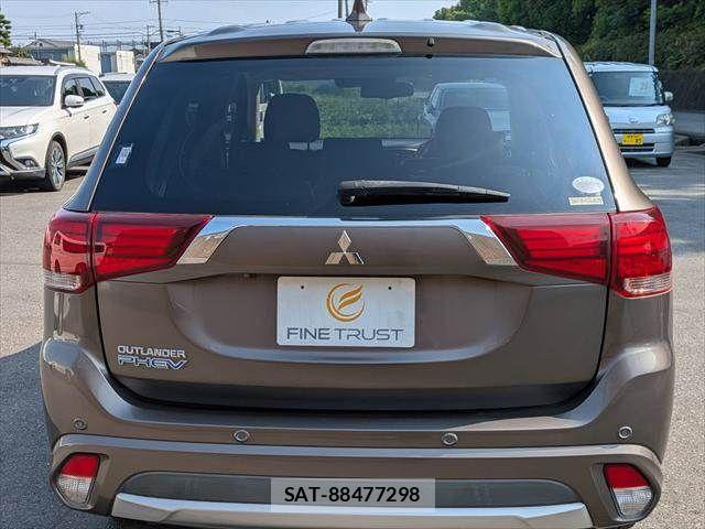 Mitsubishi OUTLANDER PHEV 2017-10 8158985-17
