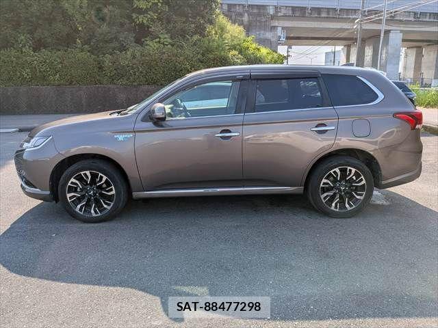 Mitsubishi OUTLANDER PHEV 2017-10 8158985-19