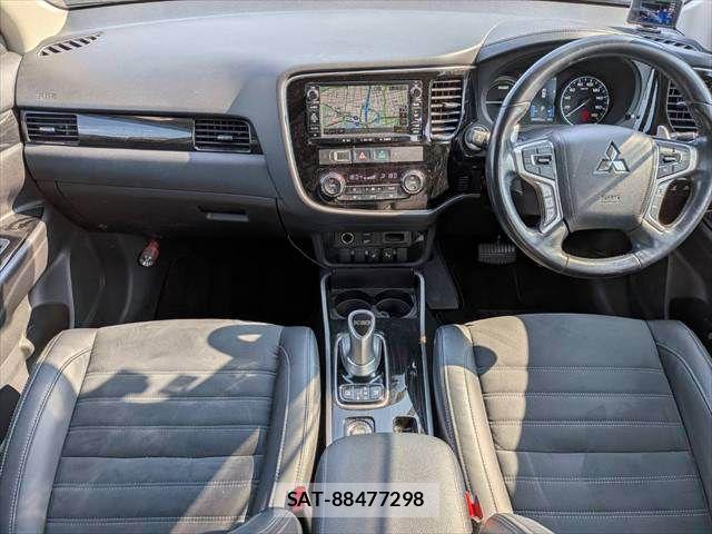 Mitsubishi OUTLANDER PHEV 2017-10 8158985-2
