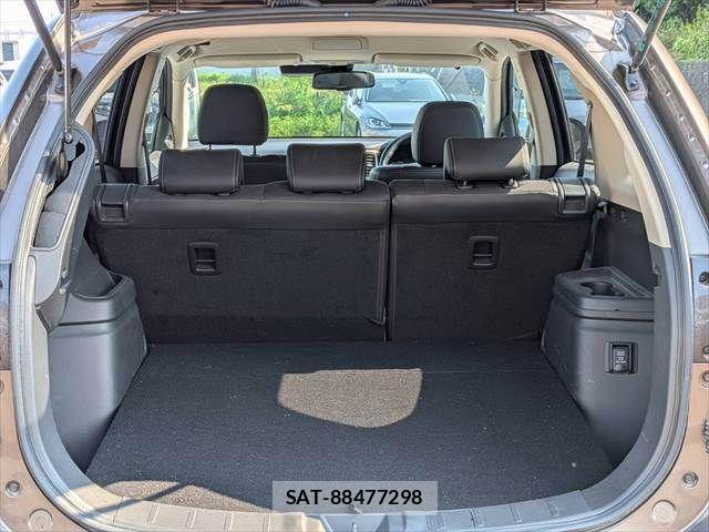 Mitsubishi OUTLANDER PHEV 2017-10 8158985-8