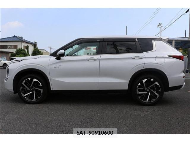Mitsubishi OUTLANDER PHEV 2022-02 8209461-8