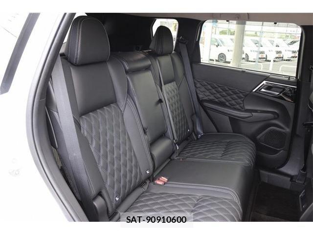 Mitsubishi OUTLANDER PHEV 2022-02 8209461-13