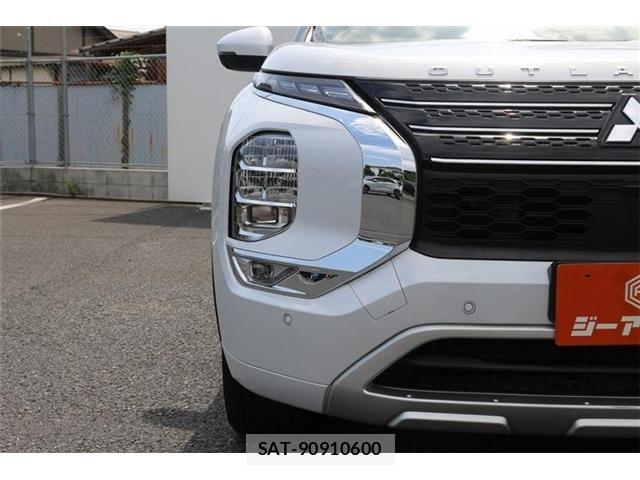 Mitsubishi OUTLANDER PHEV 2022-02 8209461-23
