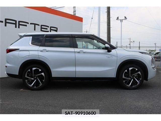 Mitsubishi OUTLANDER PHEV 2022-02 8209461-6