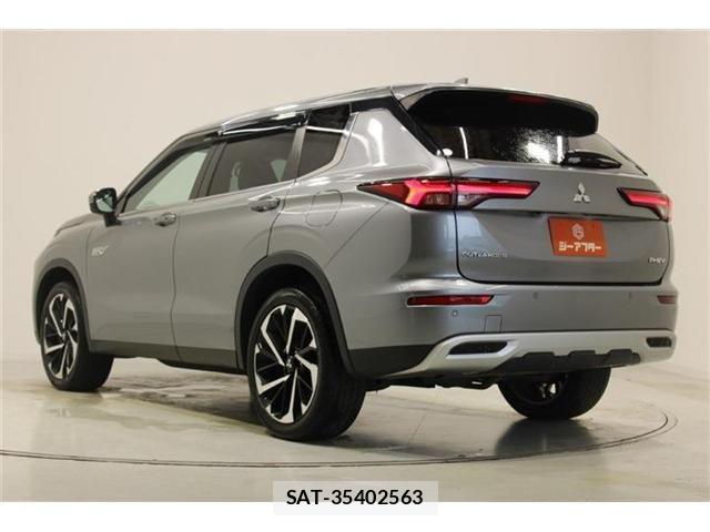Mitsubishi OUTLANDER PHEV 2022-06 8209464-9