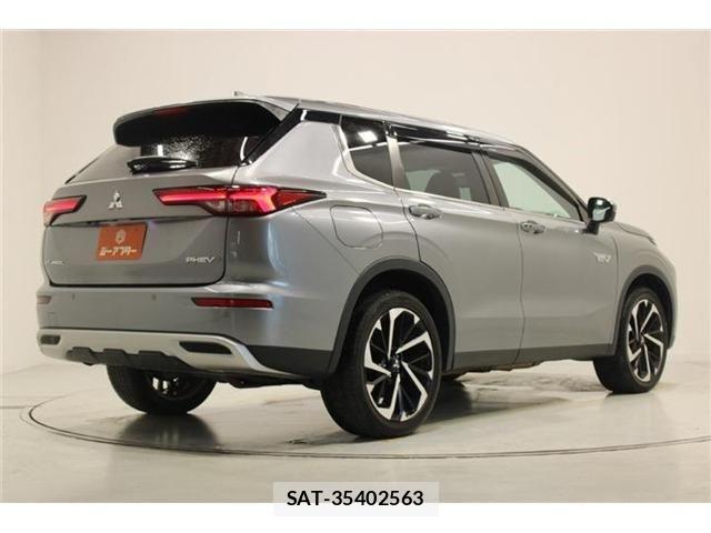 Mitsubishi OUTLANDER PHEV 2022-06 8209464-11