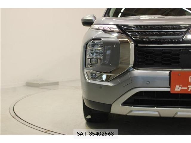 Mitsubishi OUTLANDER PHEV 2022-06 8209464-15