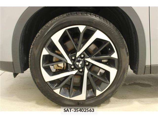 Mitsubishi OUTLANDER PHEV 2022-06 8209464-24