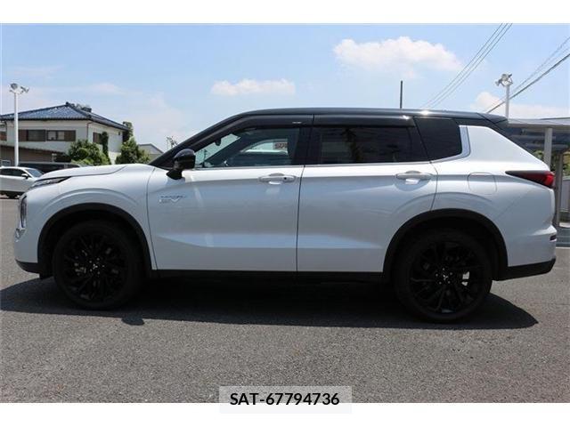 Mitsubishi OUTLANDER PHEV 2023-06 8209460-10