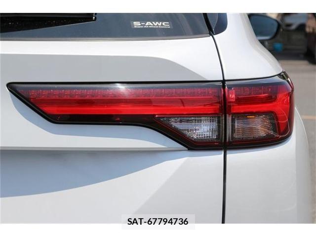 Mitsubishi OUTLANDER PHEV 2023-06 8209460-12