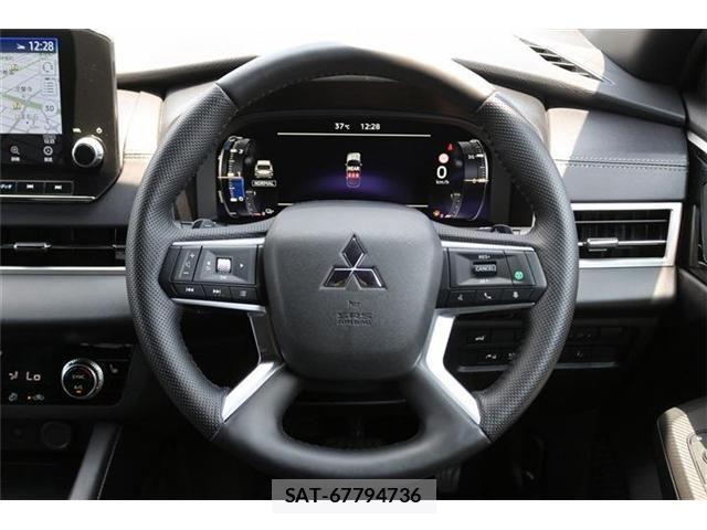 Mitsubishi OUTLANDER PHEV 2023-06 8209460-17