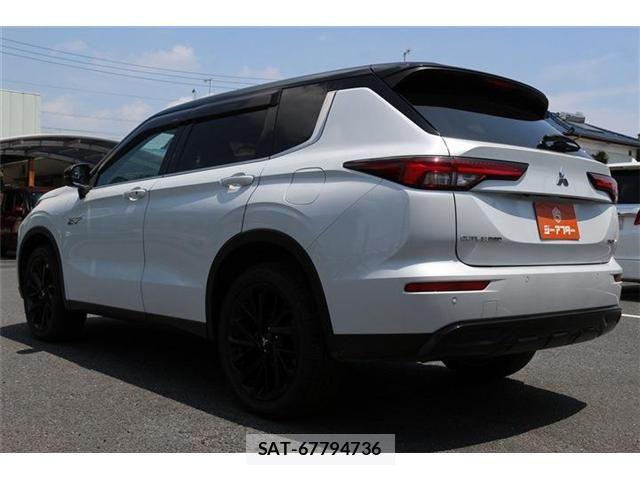 Mitsubishi OUTLANDER PHEV 2023-06 8209460-22