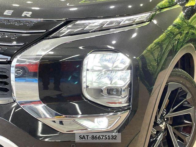 Mitsubishi OUTLANDER PHEV 2023-02 8209459-12