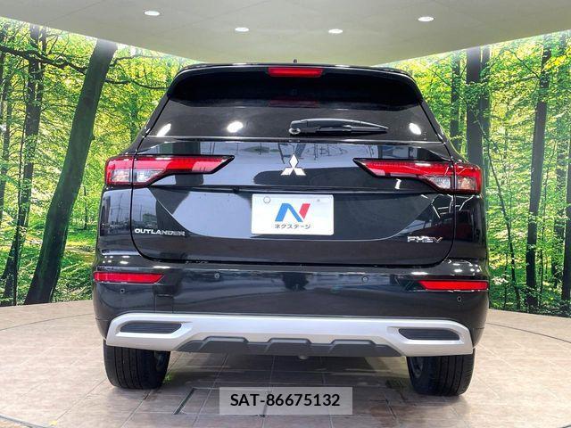 Mitsubishi OUTLANDER PHEV 2023-02 8209459-15