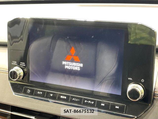 Mitsubishi OUTLANDER PHEV 2023-02 8209459-4