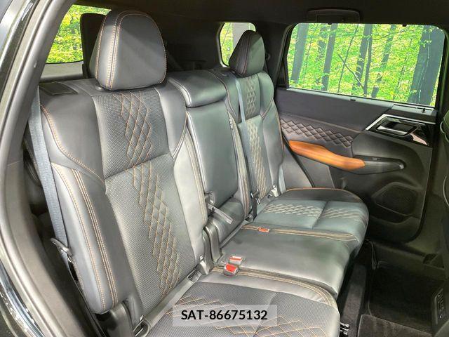Mitsubishi OUTLANDER PHEV 2023-02 8209459-8