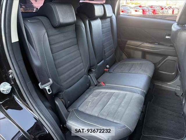 Mitsubishi OUTLANDER PHEV 2015-07 8209463-10