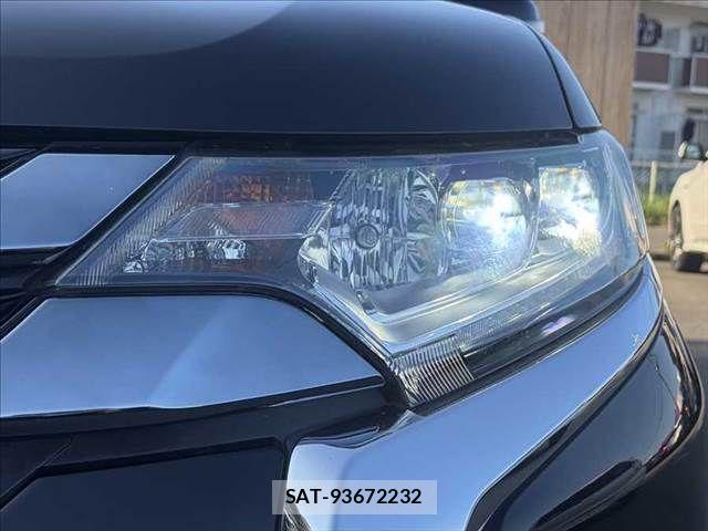 Mitsubishi OUTLANDER PHEV 2015-07 8209463-13