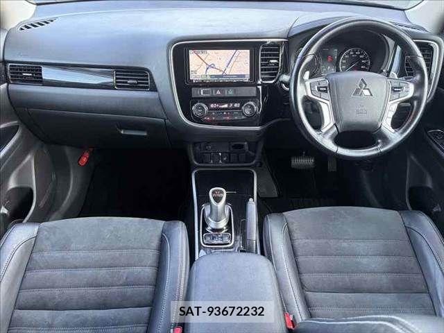 Mitsubishi OUTLANDER PHEV 2015-07 8209463-2