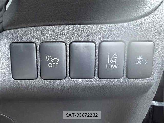 Mitsubishi OUTLANDER PHEV 2015-07 8209463-8