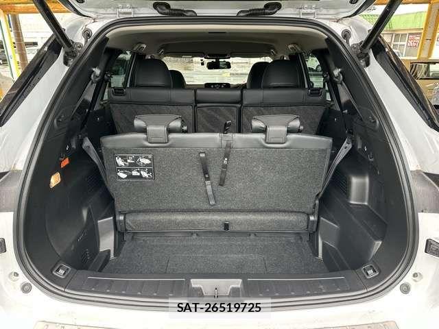 Mitsubishi OUTLANDER PHEV 2023-05 8209456-11