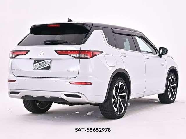 Mitsubishi OUTLANDER PHEV 2022-05 8209457-17