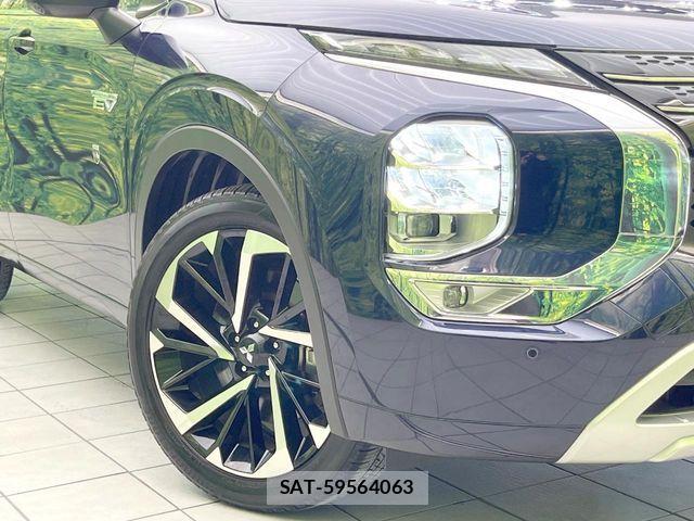 Mitsubishi OUTLANDER PHEV 2022-07 8209458-12
