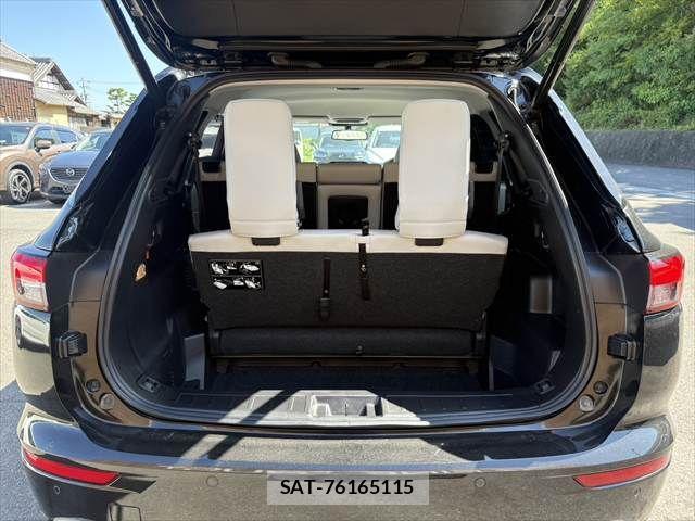 Mitsubishi OUTLANDER PHEV 2022-08 8231243-11