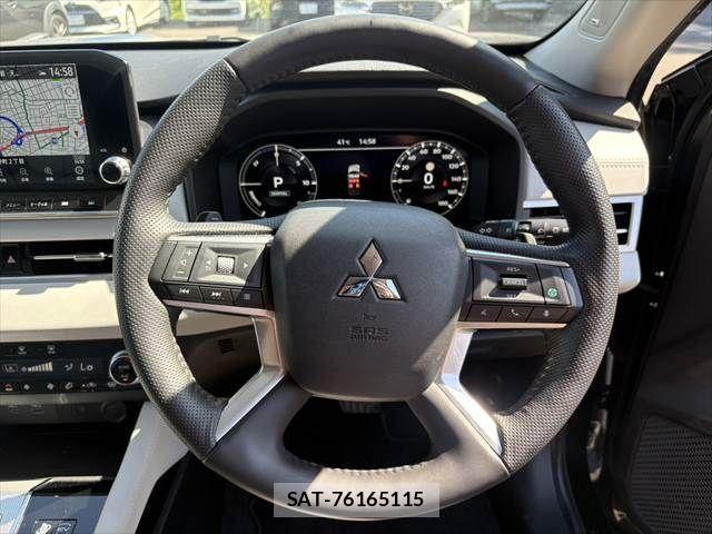 Mitsubishi OUTLANDER PHEV 2022-08 8231243-12