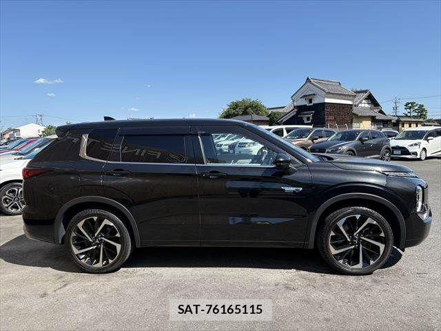 Mitsubishi OUTLANDER PHEV 2022-08 8231243-18