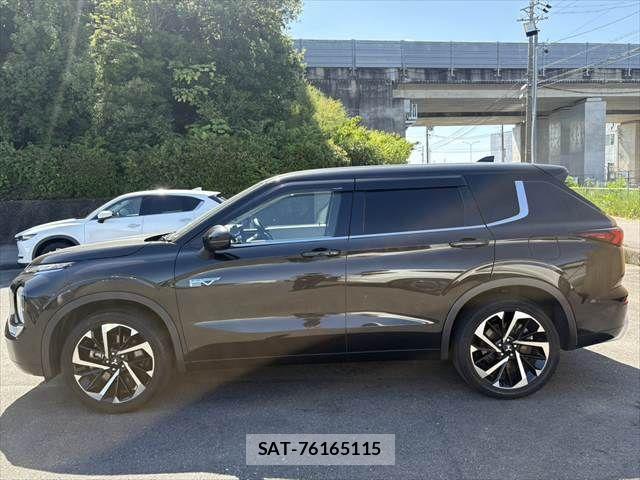 Mitsubishi OUTLANDER PHEV 2022-08 8231243-22