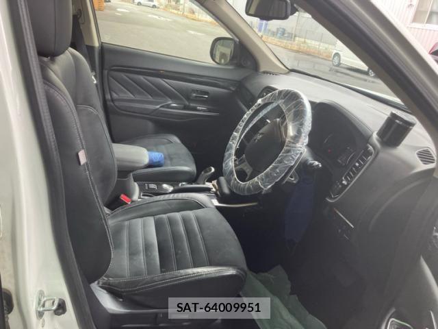 Mitsubishi OUTLANDER PHEV 2015-09 8231244-3