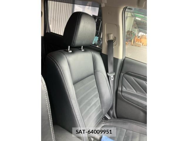 Mitsubishi OUTLANDER PHEV 2015-09 8231244-4