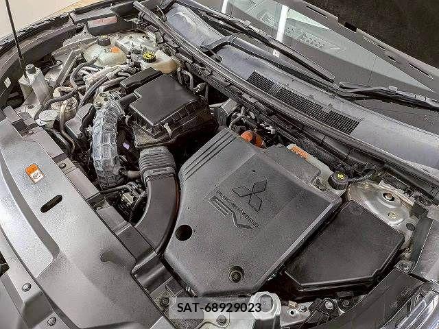 Mitsubishi OUTLANDER PHEV 2022-02 8246291-17