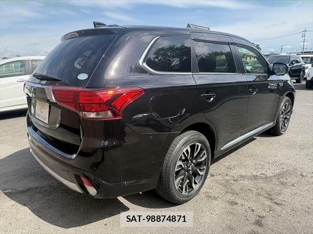 Mitsubishi OUTLANDER PHEV 2016-04 8246293-18
