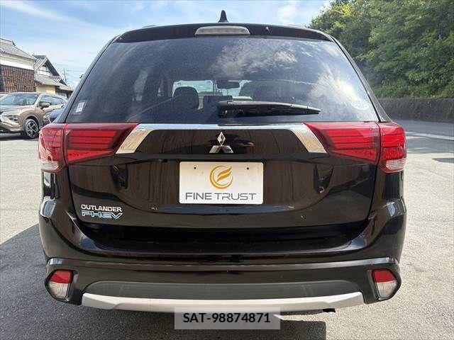 Mitsubishi OUTLANDER PHEV 2016-04 8246293-19