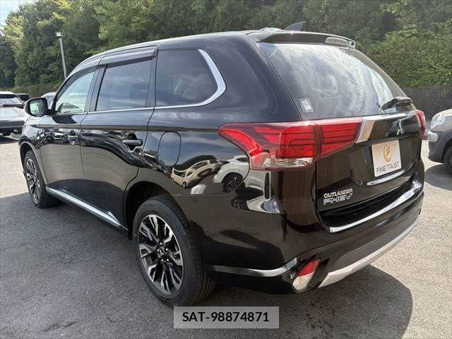 Mitsubishi OUTLANDER PHEV 2016-04 8246293-20