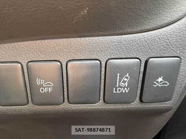 Mitsubishi OUTLANDER PHEV 2016-04 8246293-5