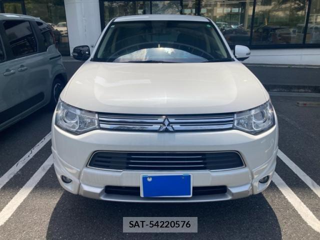 Mitsubishi OUTLANDER PHEV 2013-12 8246294-1