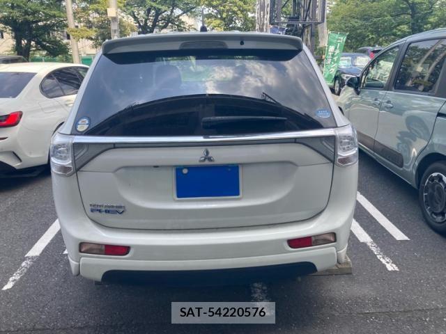 Mitsubishi OUTLANDER PHEV 2013-12 8246294-4
