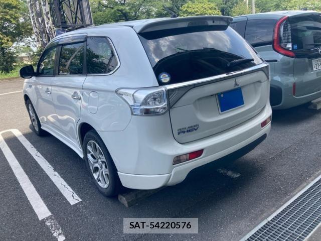 Mitsubishi OUTLANDER PHEV 2013-12 8246294-5