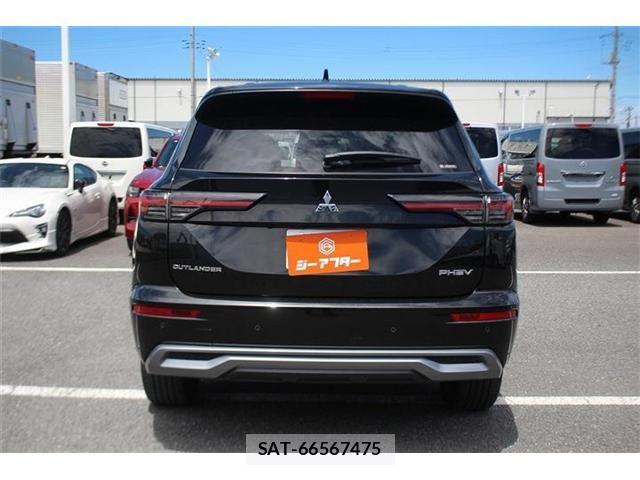 Mitsubishi OUTLANDER PHEV 2024-10 8246286-9