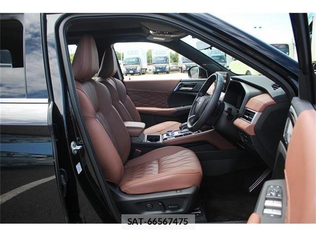 Mitsubishi OUTLANDER PHEV 2024-10 8246286-18