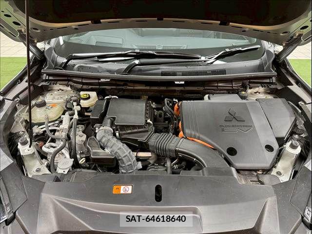 Mitsubishi OUTLANDER PHEV 2023-01 8246289-11