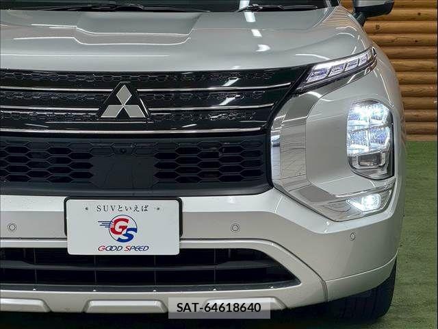 Mitsubishi OUTLANDER PHEV 2023-01 8246289-19