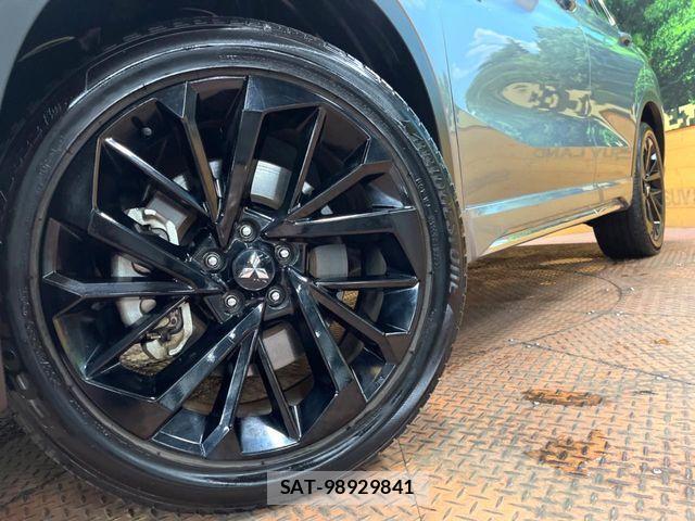Mitsubishi OUTLANDER PHEV 2023-07 8246287-12