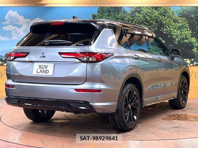 Mitsubishi OUTLANDER PHEV 2023-07 8246287-16