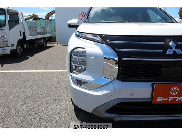 Mitsubishi OUTLANDER PHEV 2024-10 8246284-12