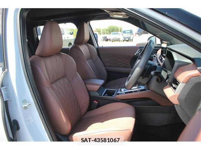 Mitsubishi OUTLANDER PHEV 2024-10 8246284-18